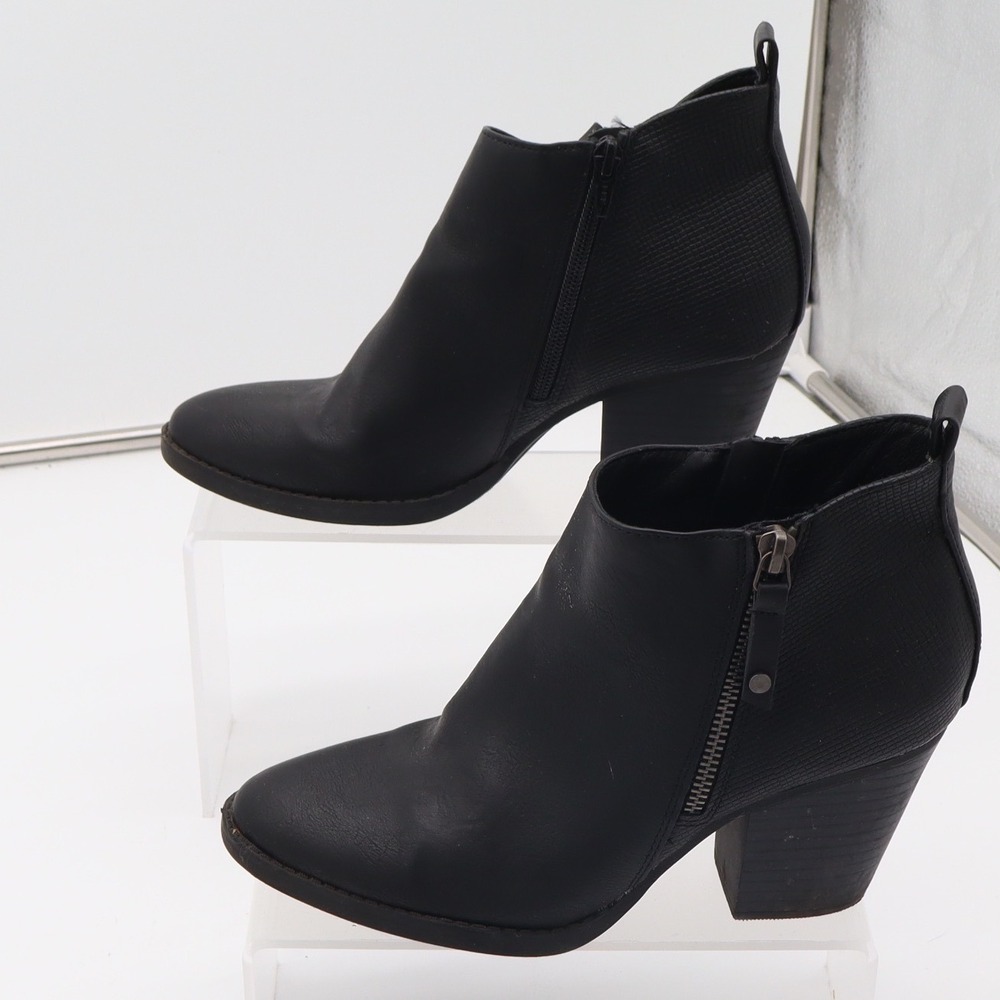 Universal Thread Ankle Boots Womens 7.5 Bootie Black Faux Leather Good